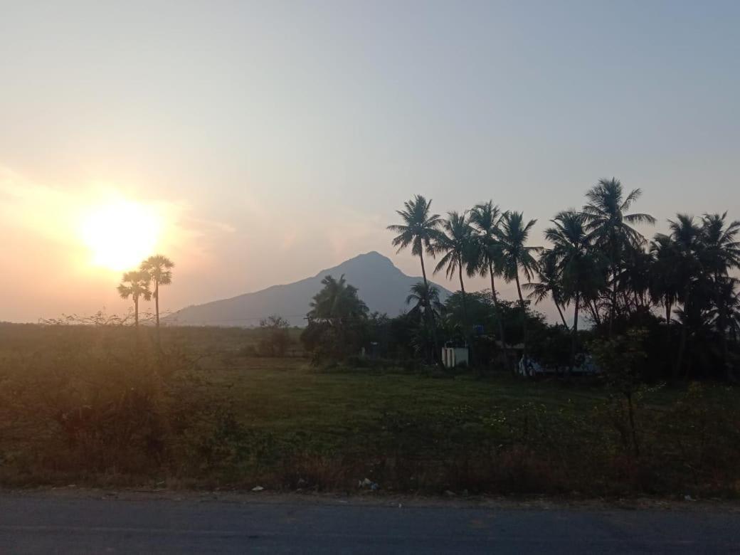 Sri Shankaraa Guest House Tiruvannamalai Ngoại thất bức ảnh